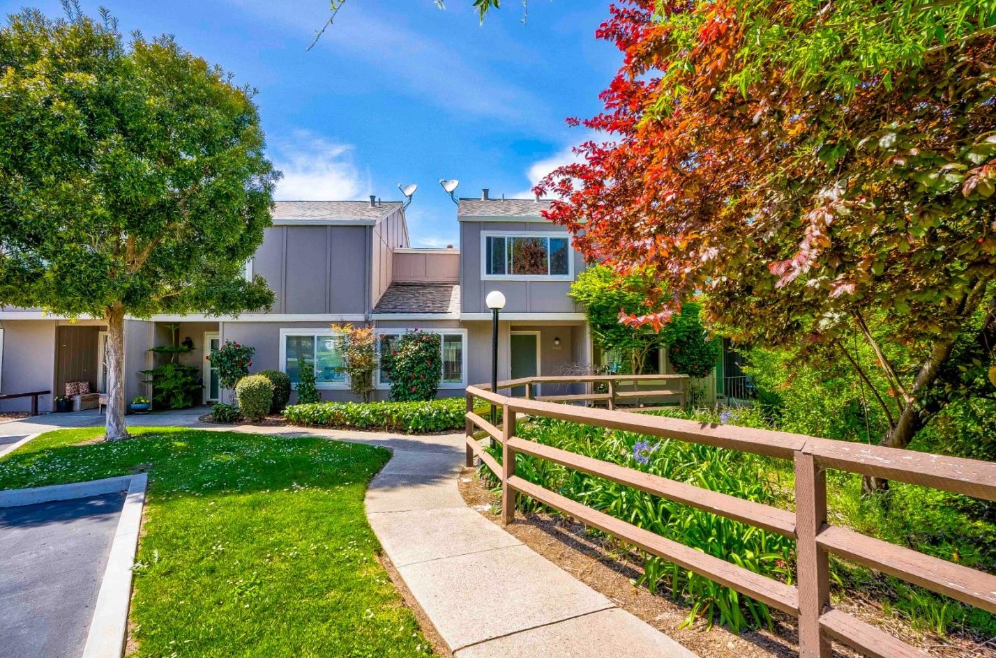 1320 Rosita Rd, Pacifica, CA 94044