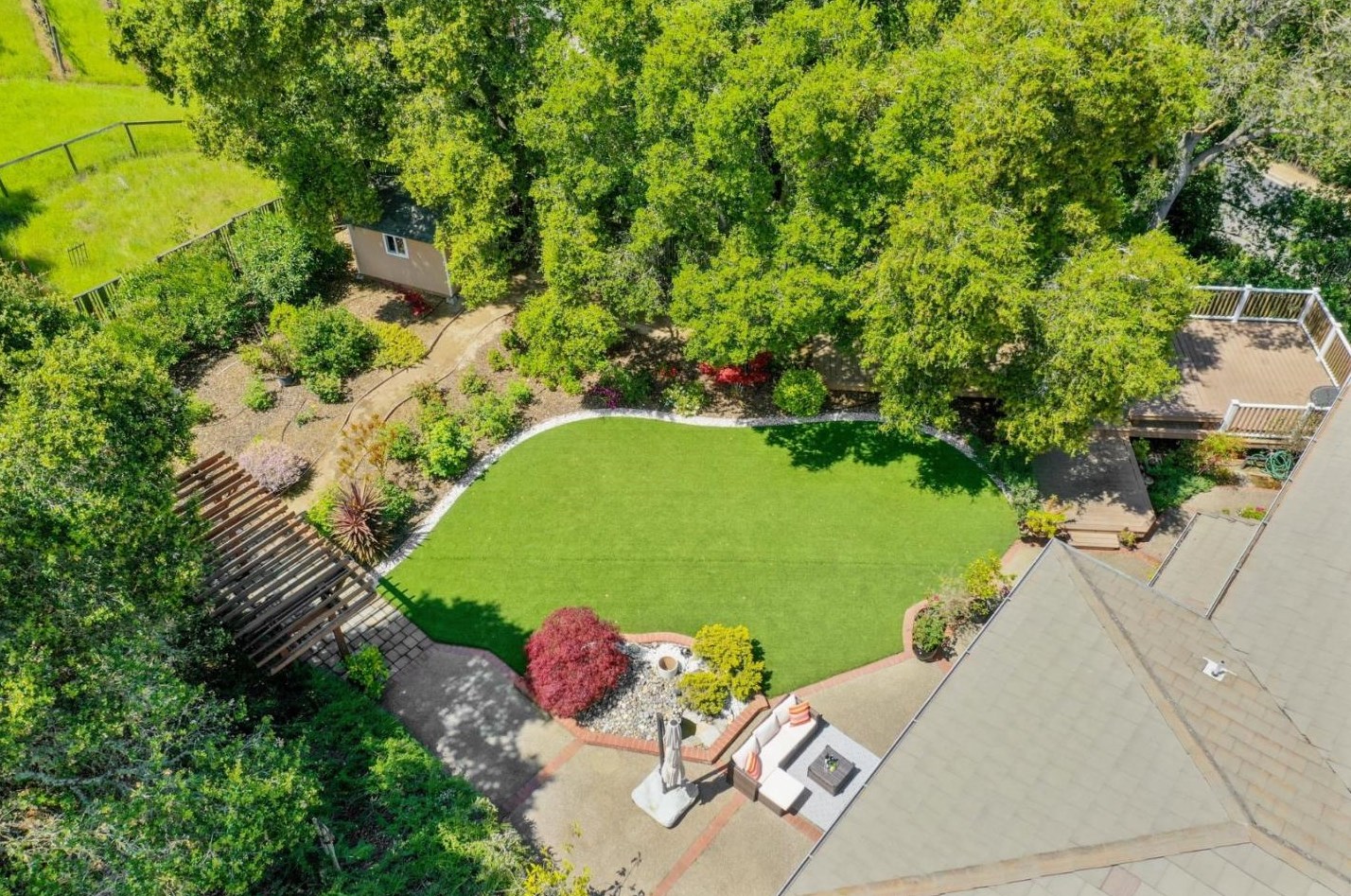 21720 Villa Oaks Ln, Saratoga CA  95070-9741 exterior