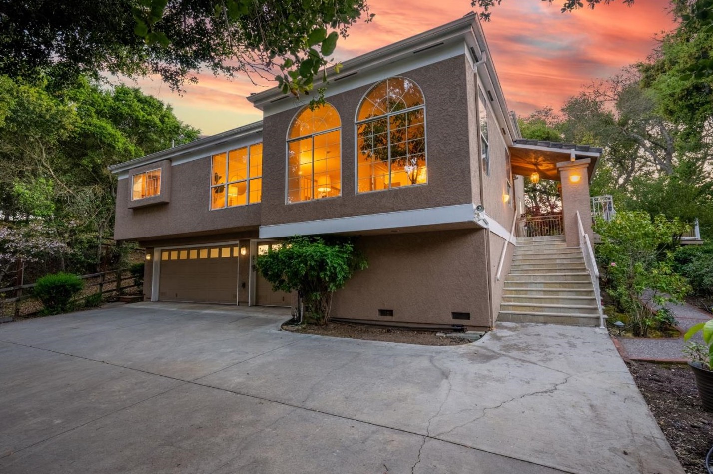 21720 Villa Oaks Ln, Saratoga, CA 95070-9741