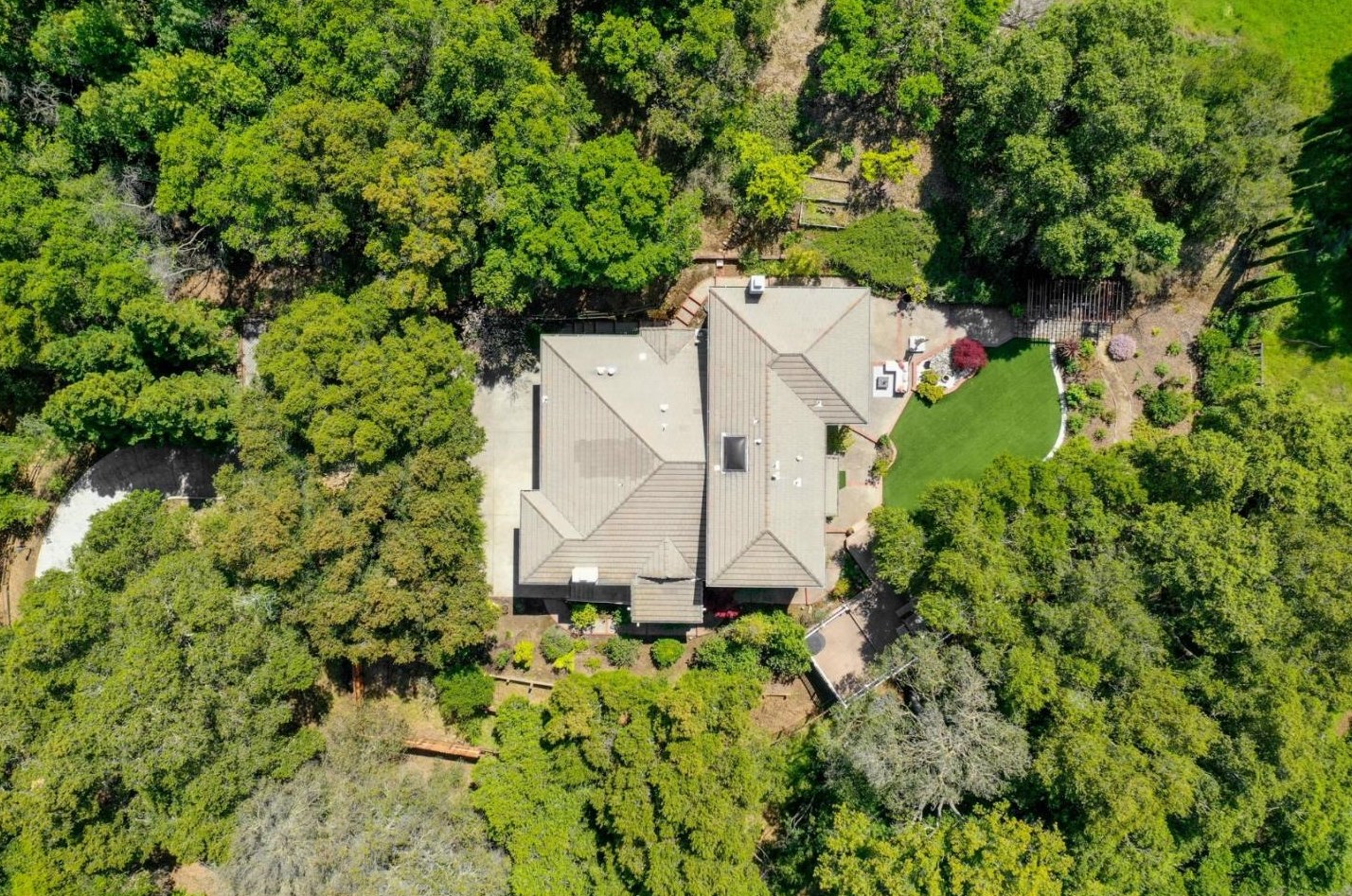 21720 Villa Oaks Ln, Saratoga CA  95070-9741 exterior