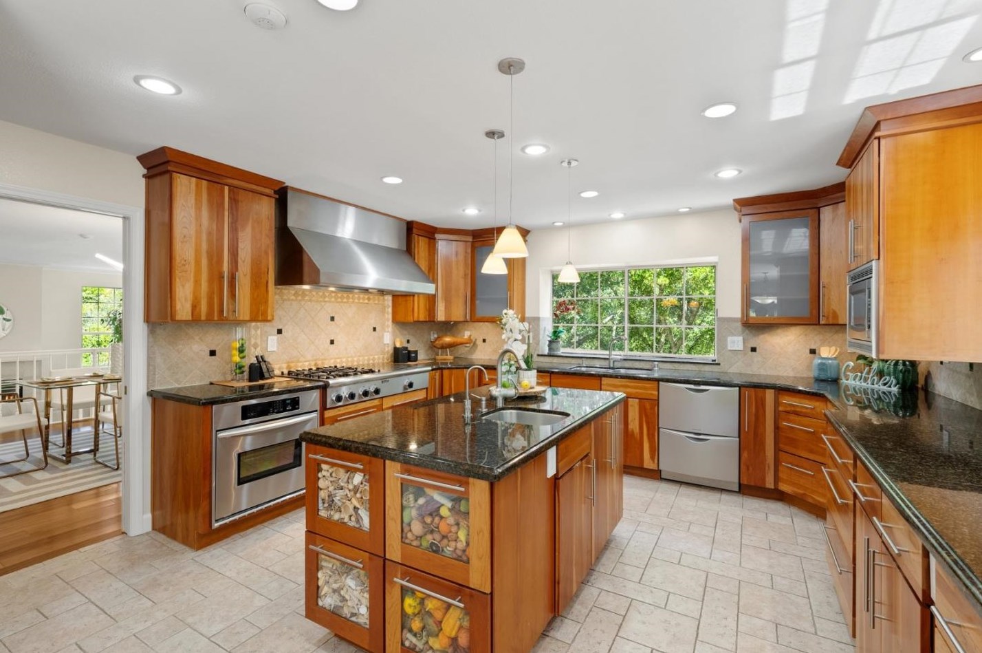 21720 Villa Oaks Ln, Saratoga CA  95070-9741 exterior