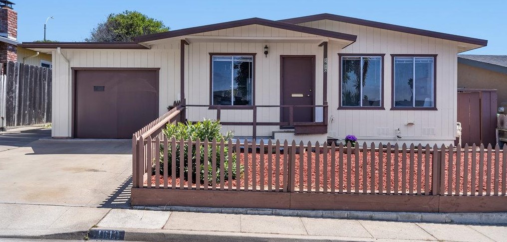 1610 Vallejo St, Seaside, CA 93955