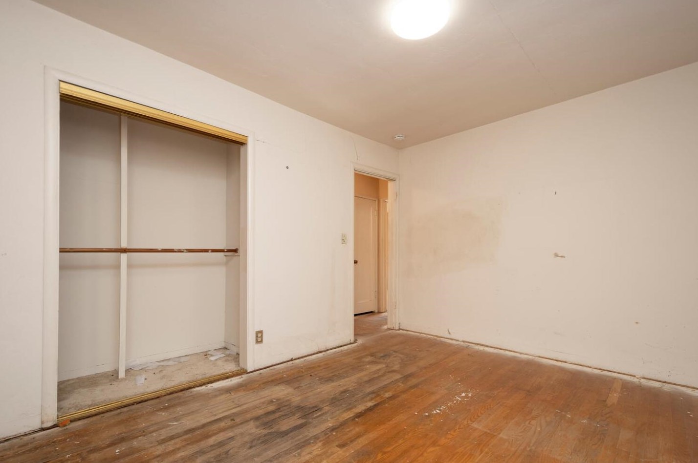 1774 Hampton Ave, Redwood City CA  94061-2609 exterior