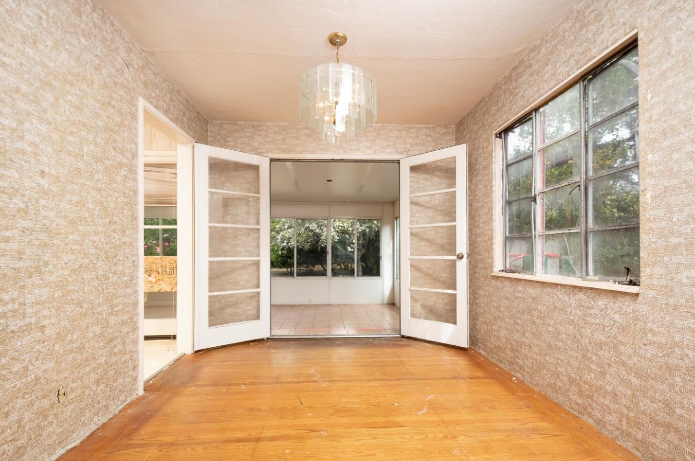 1774 Hampton Ave, Redwood City CA  94061-2609 exterior