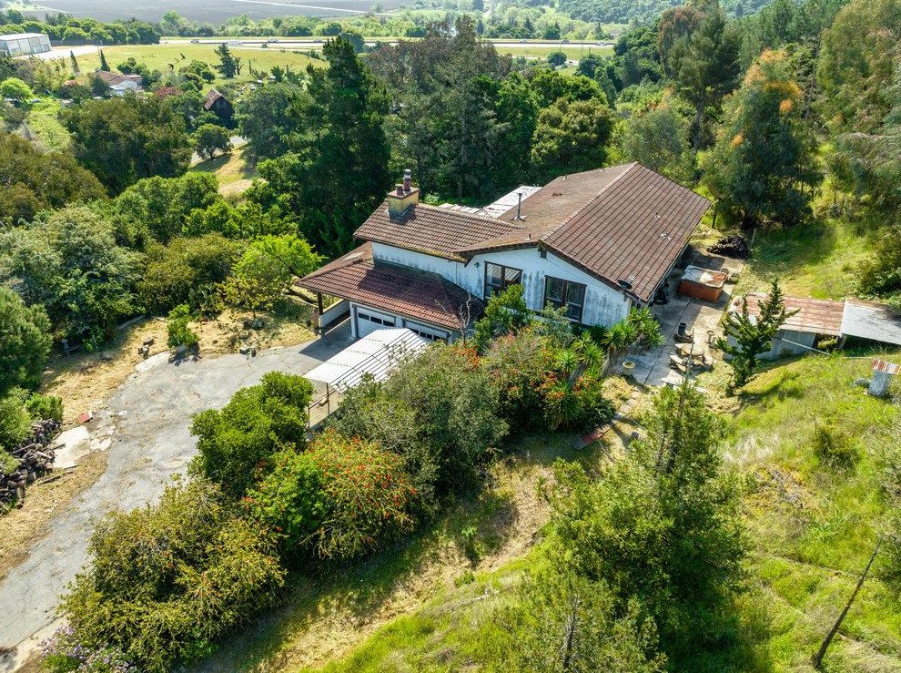 1316 Searle Rd, San Juan Bautista, CA 95045