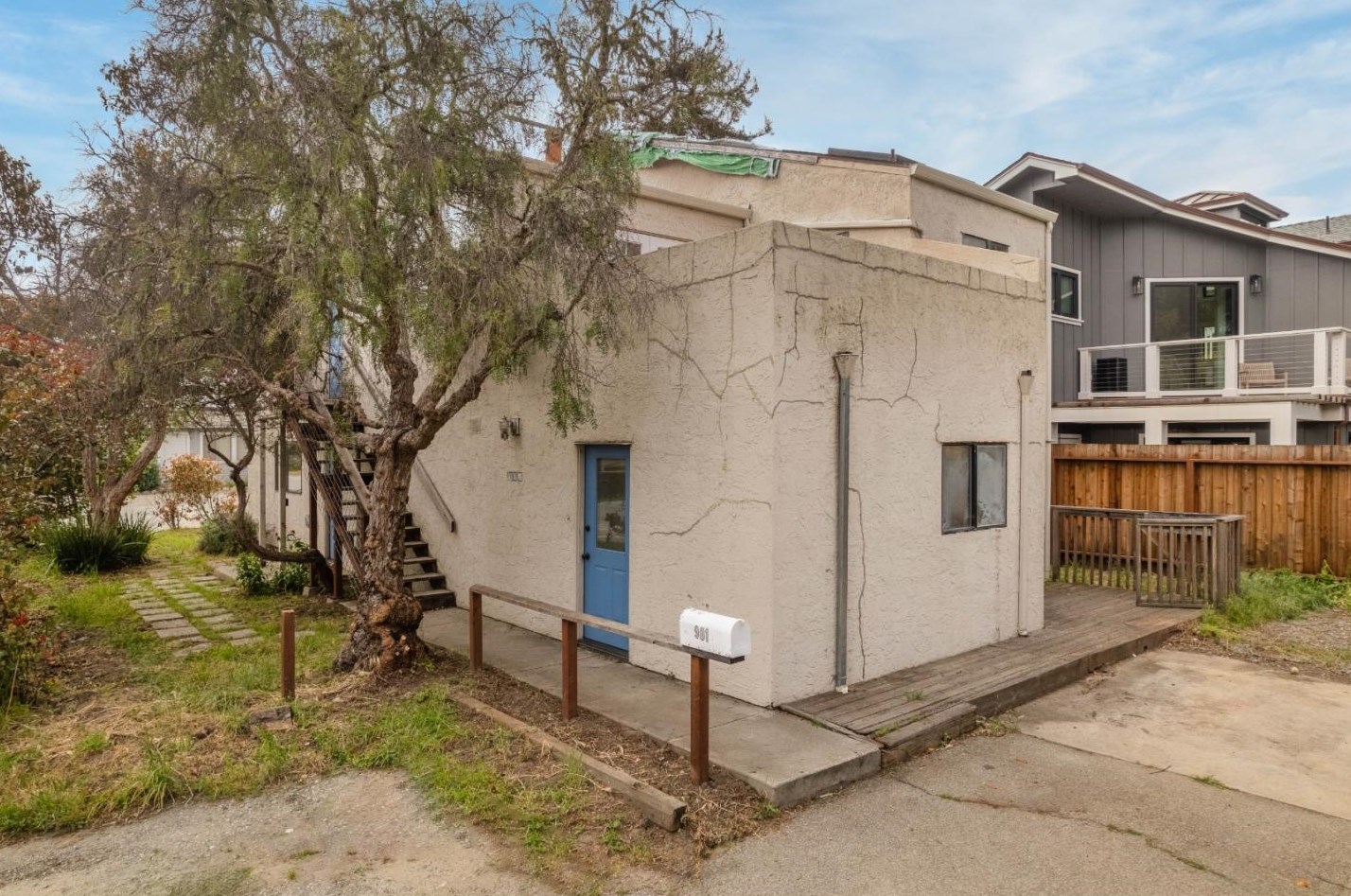 901 Dolores St, Santa Cruz, CA 95062-4657