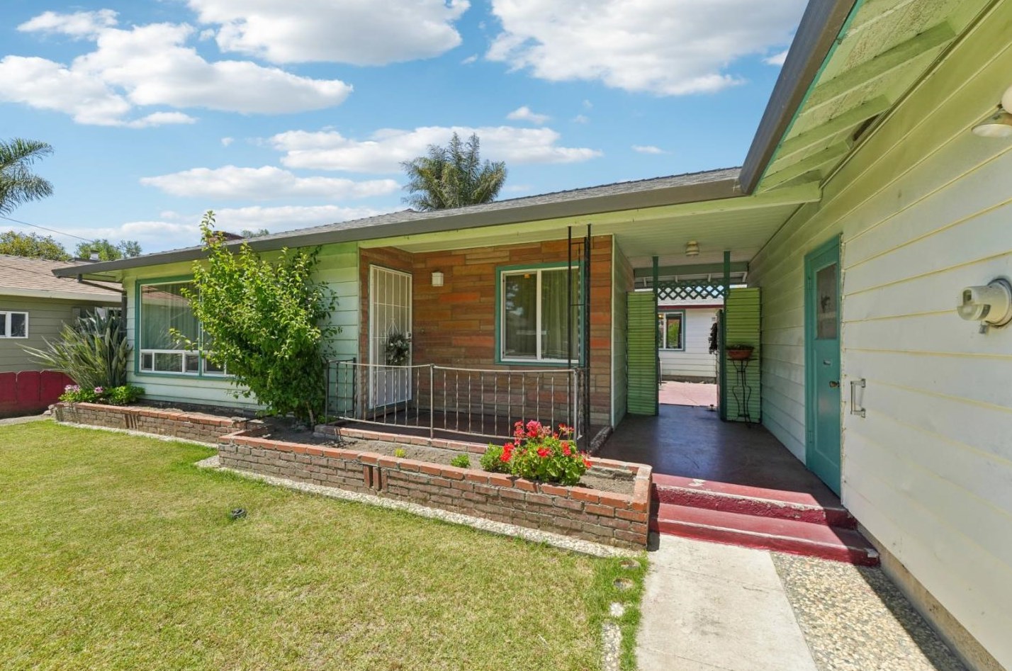 222 Line St, Hollister, CA 95023