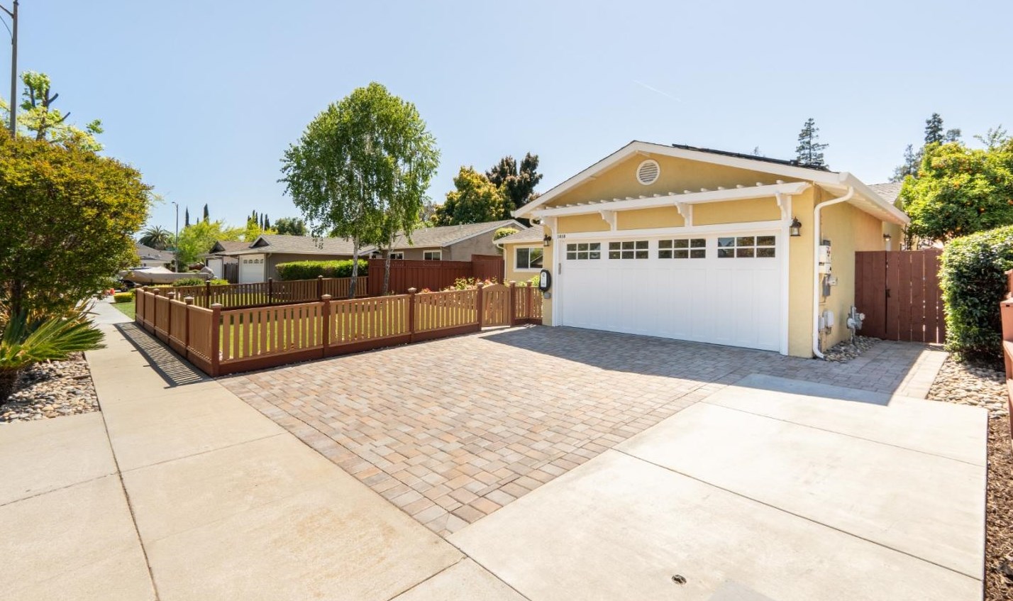 1418 Blackstone Ave, San Jose, CA 95118-1101