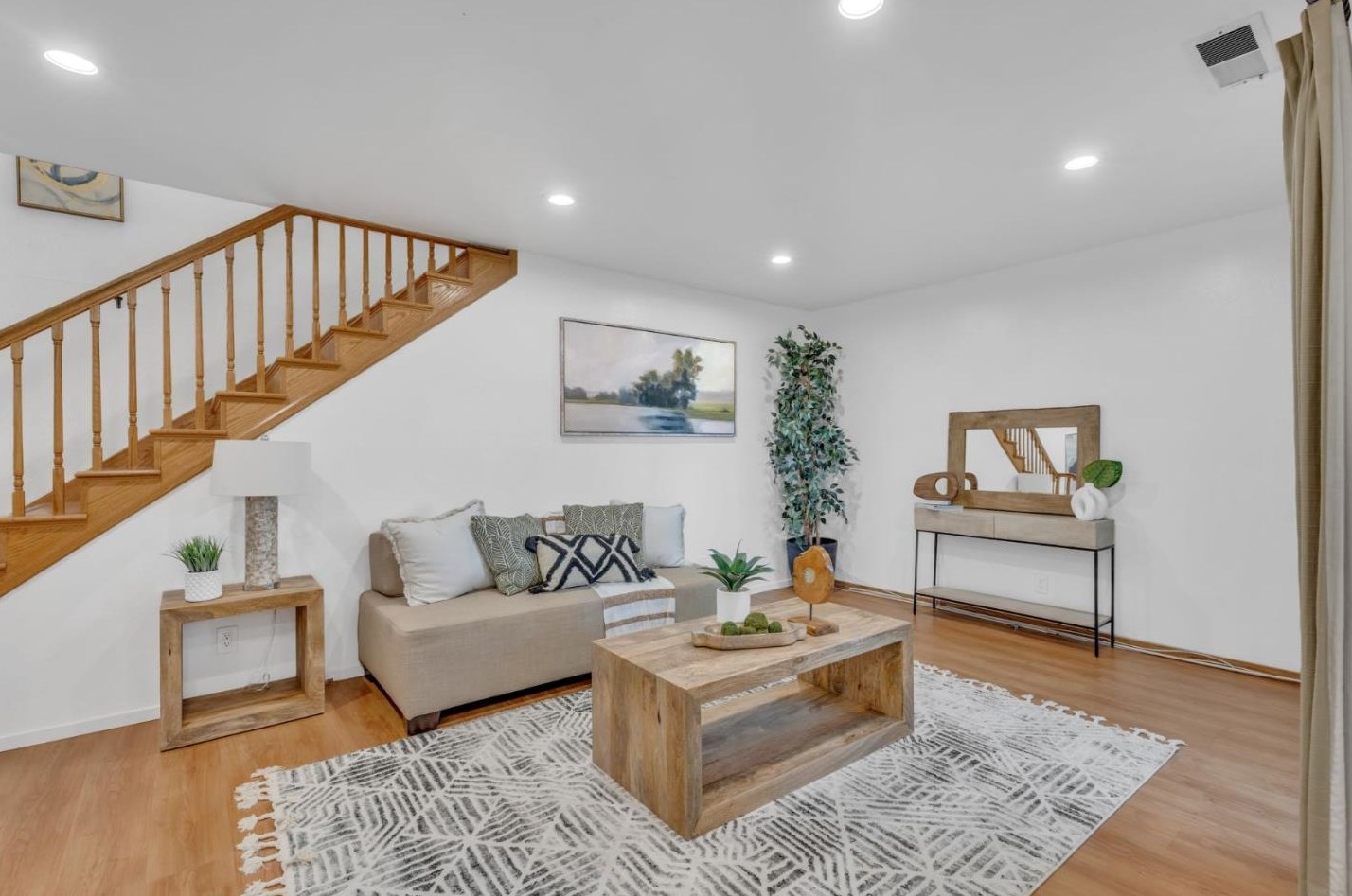 1573 Beach Park Blvd, San Mateo, CA 94404
