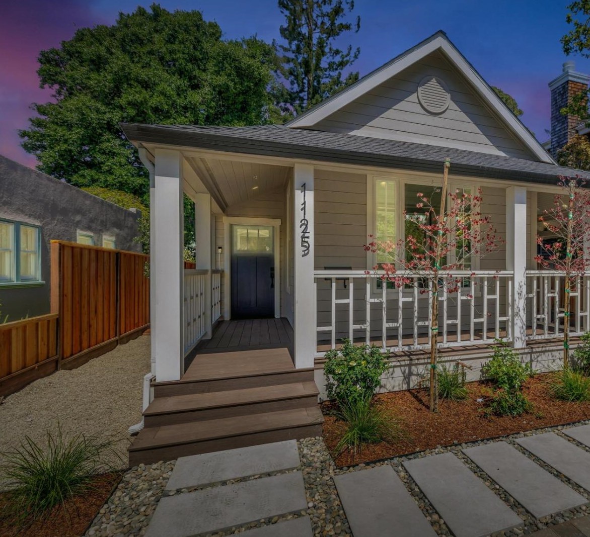 1125 Byron St, Palo Alto CA  94301-3211 exterior