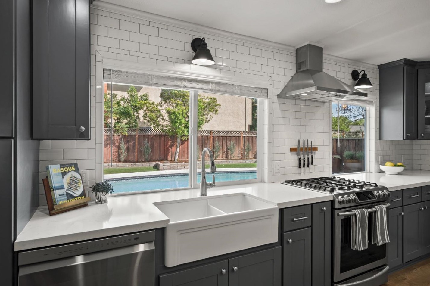 3736 Thousand Oaks Dr, San Jose CA  95136-1445 exterior