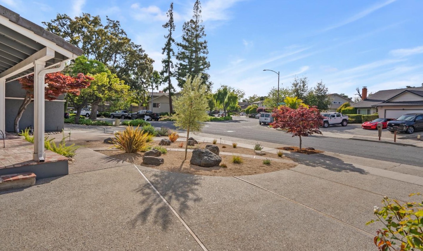 3736 Thousand Oaks Dr, San Jose CA  95136-1445 exterior