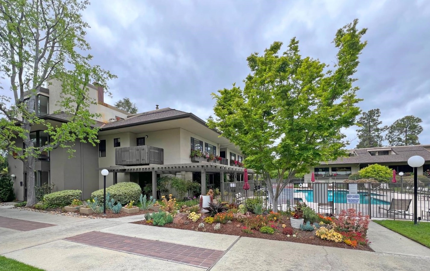 2140 Santa Cruz Ave A303, Menlo Park, CA 94025