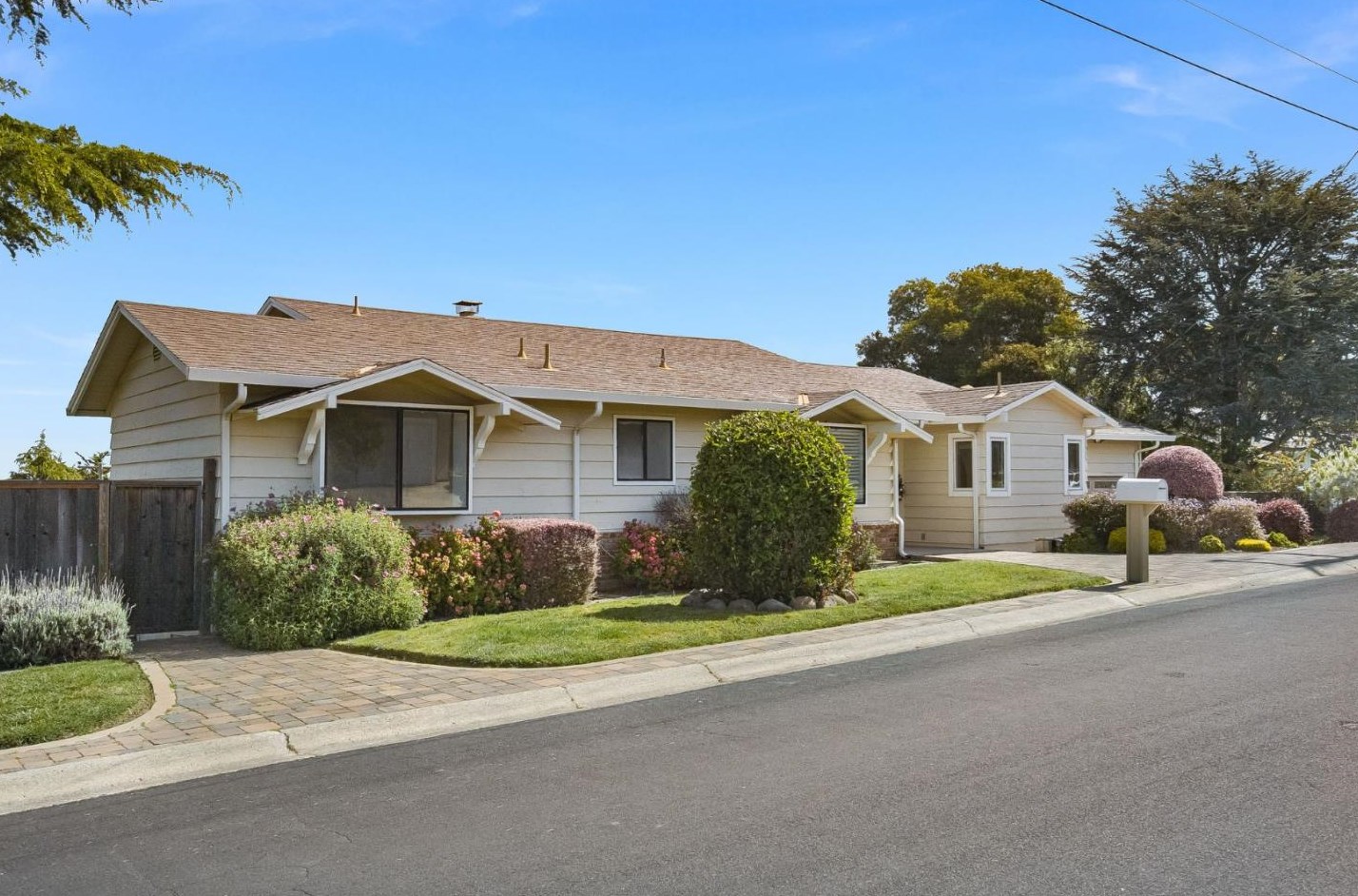 3418 Plateau Dr, Belmont, CA 94002-1314