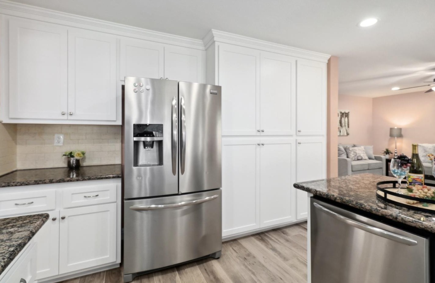 9638 Soaring Oaks Dr, Elk Grove CA  95758-1090 exterior