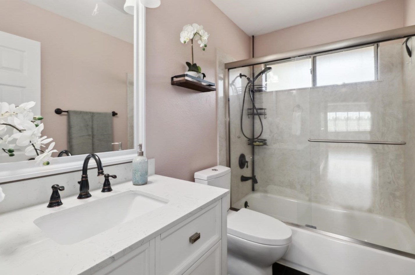 9638 Soaring Oaks Dr, Elk Grove CA  95758-1090 exterior