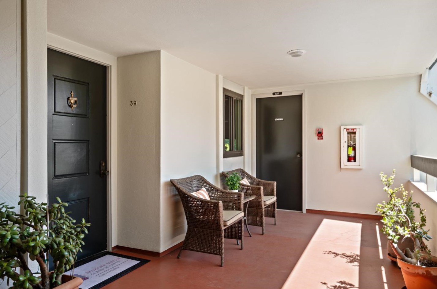 39 10th Ave, San Mateo, CA 94401-4304