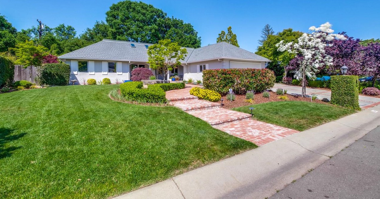 1248 Lisa Ln, Los Altos, CA 94024