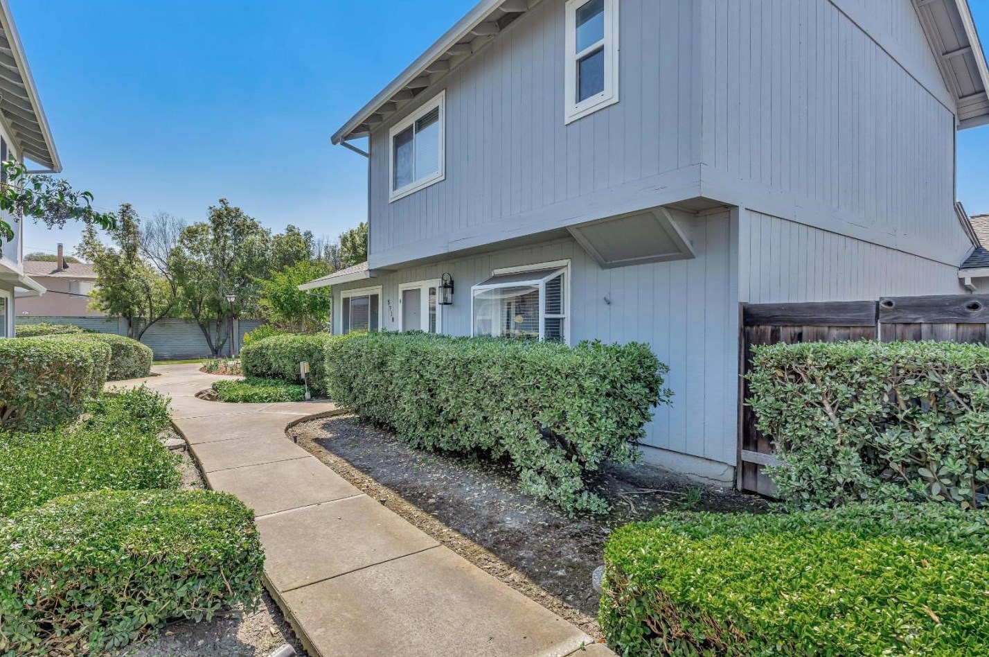 5718 Saxony Ct, San Jose, CA 95123-3034