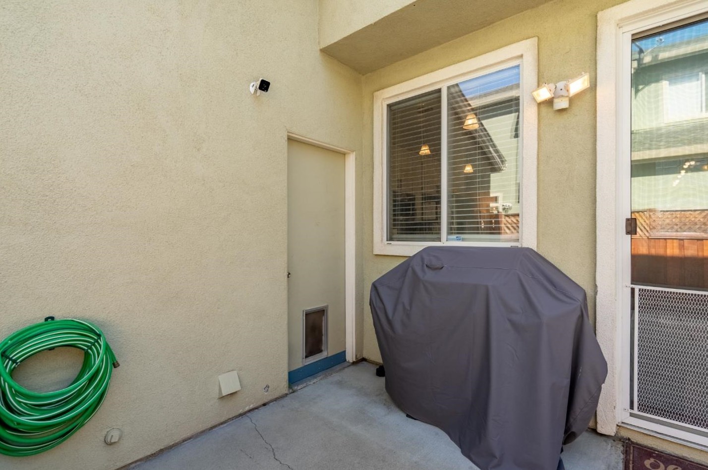 246 Holland Cir, Hollister CA  exterior
