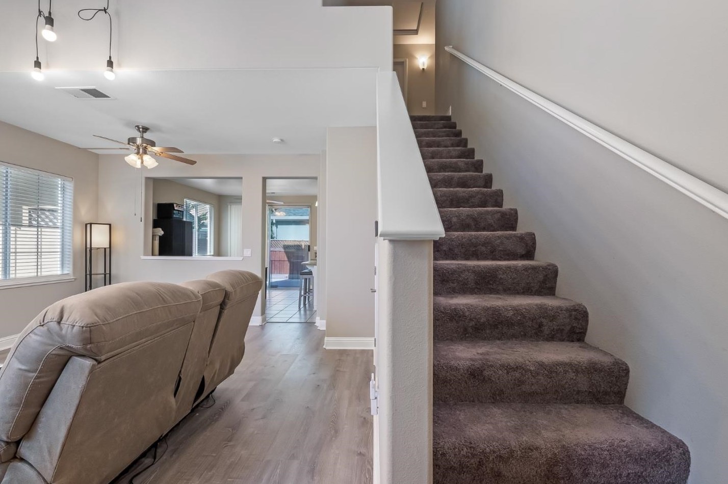 246 Holland Cir, Hollister CA  exterior