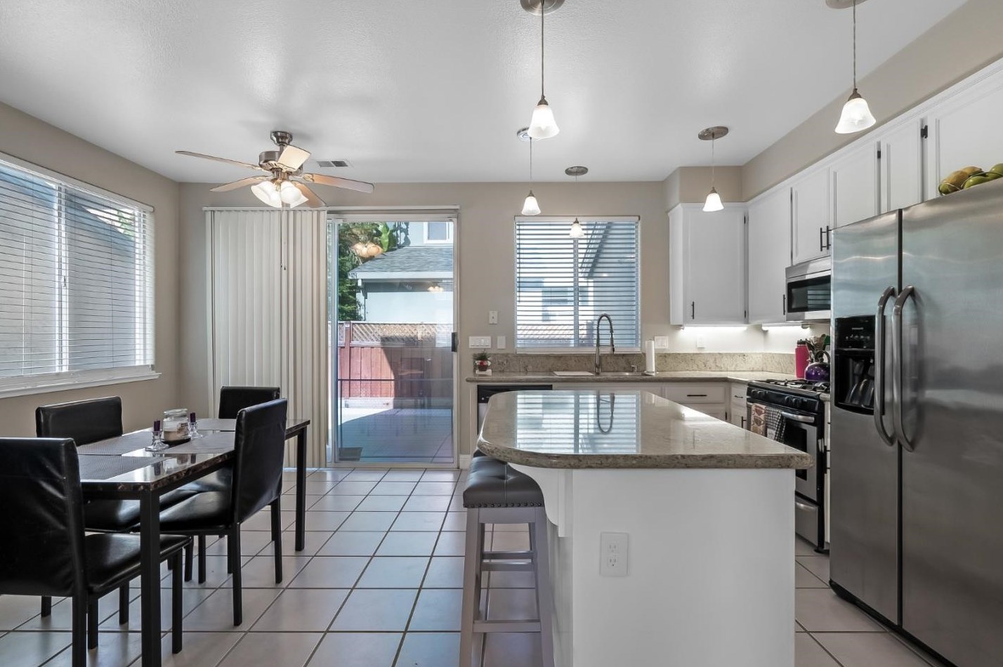 246 Holland Cir, Hollister CA  exterior