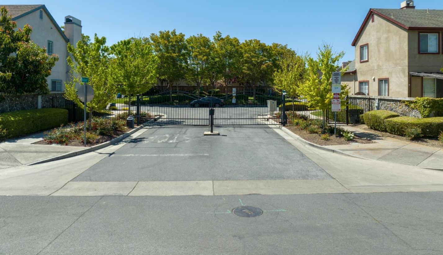 246 Holland Cir, Hollister CA  exterior
