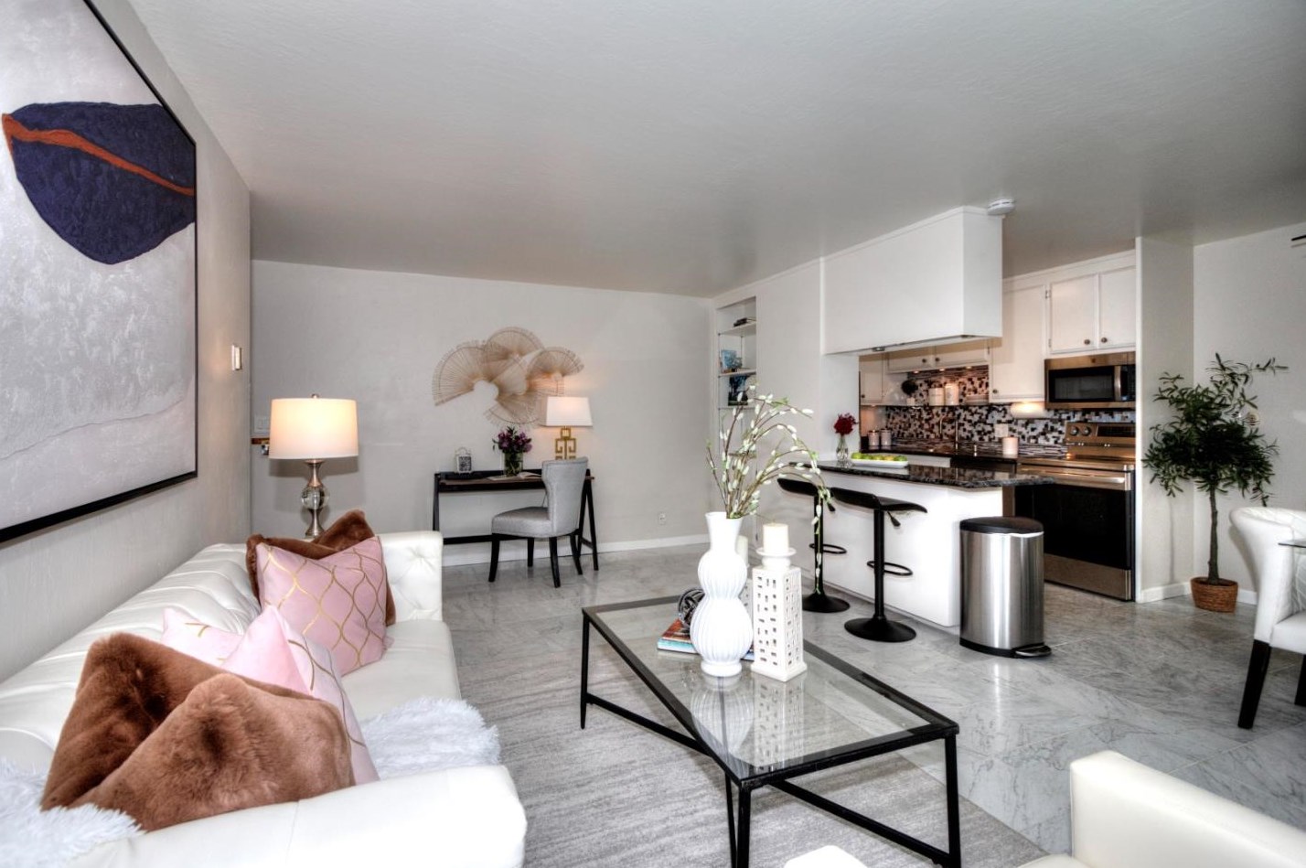 3050 Los Prados St, San Mateo, CA 94403-2066