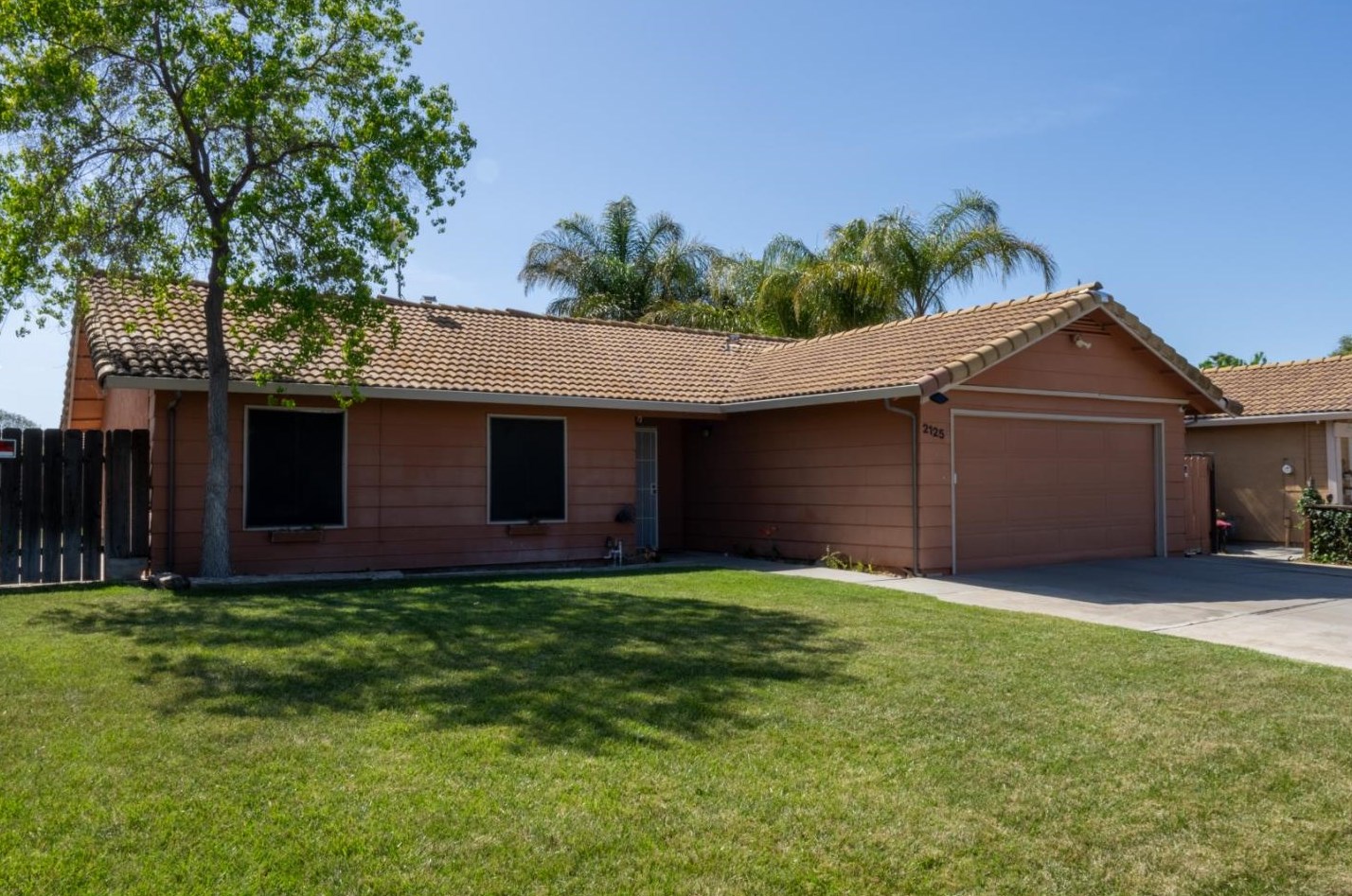 2125 S 12th St, Los Banos, CA 93635