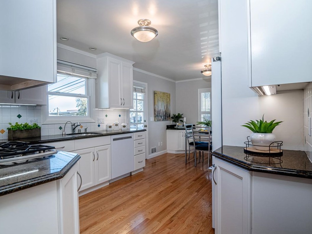 276 37th Ave, San Mateo CA  94403-4325 exterior