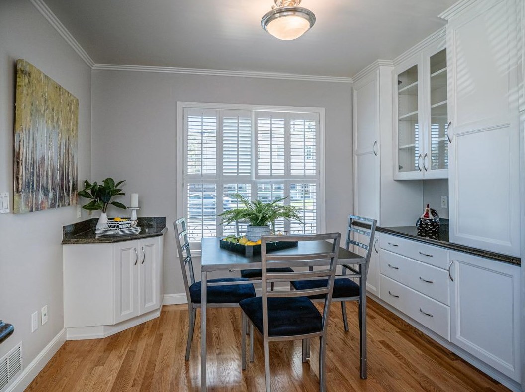 276 37th Ave, San Mateo CA  94403-4325 exterior