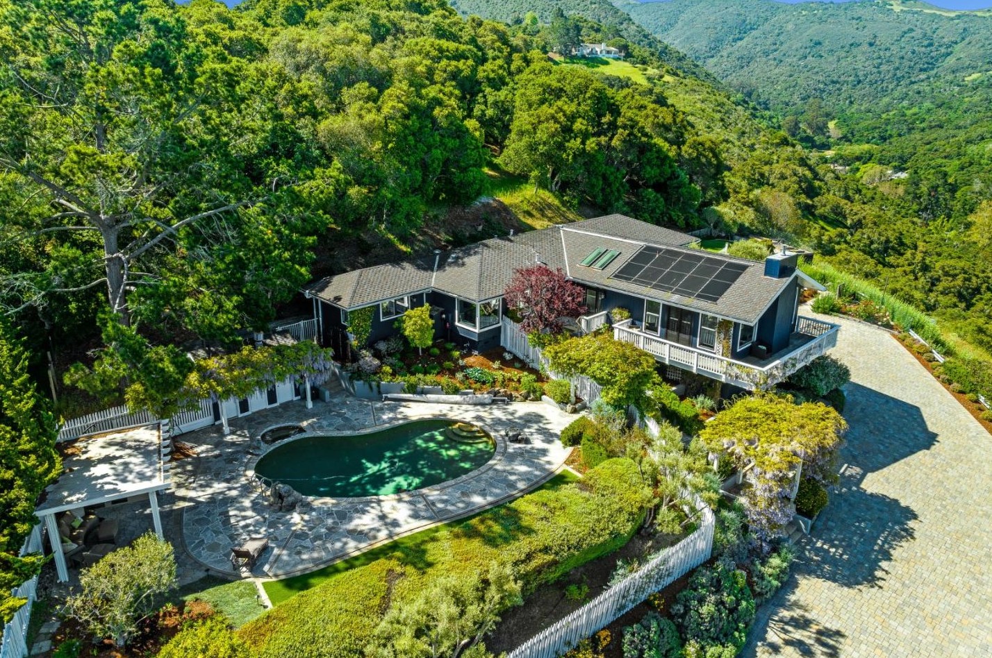 21 Calera Canyon Rd, Salinas, CA 93908