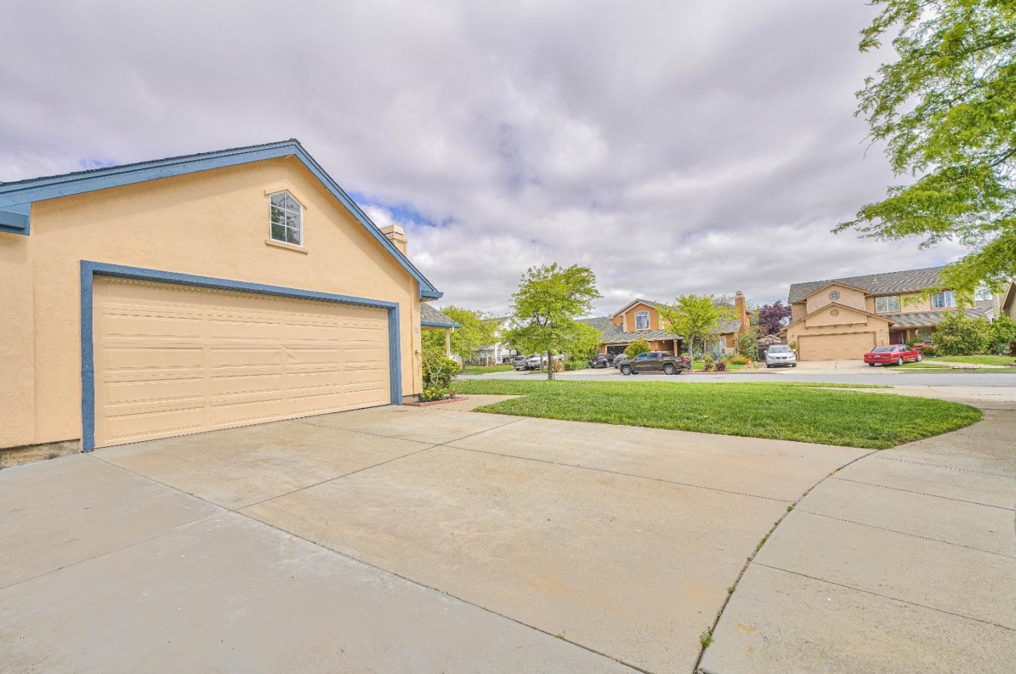 4 Newington Cir, Salinas, CA 93906-4994