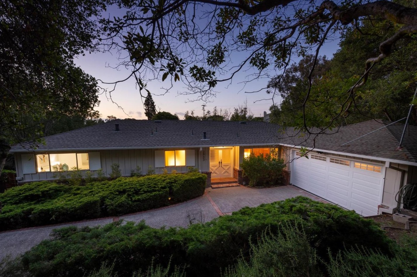 3933 Kingridge Dr, San Mateo, CA 94403-5043