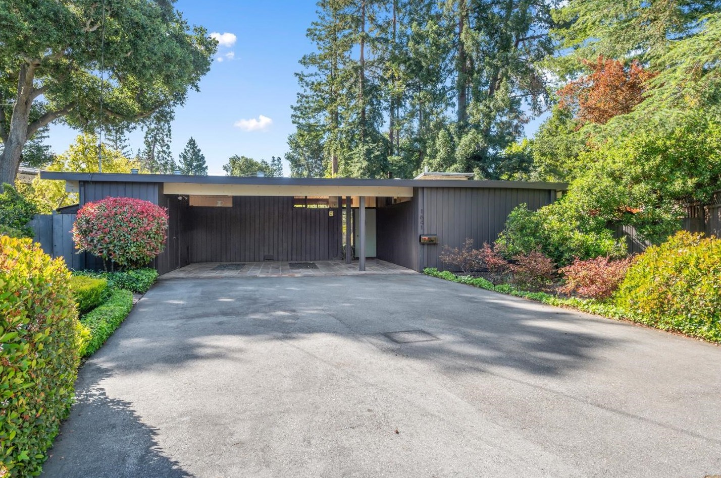 1641 Magnolia Ct, Menlo Park, CA 94025-5734