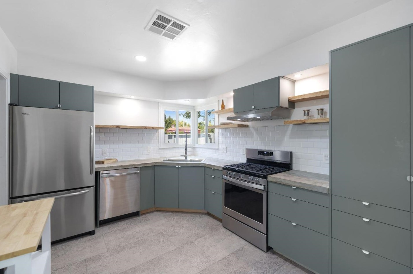 2916 12th Ave, Sacramento CA  95817-3514 exterior