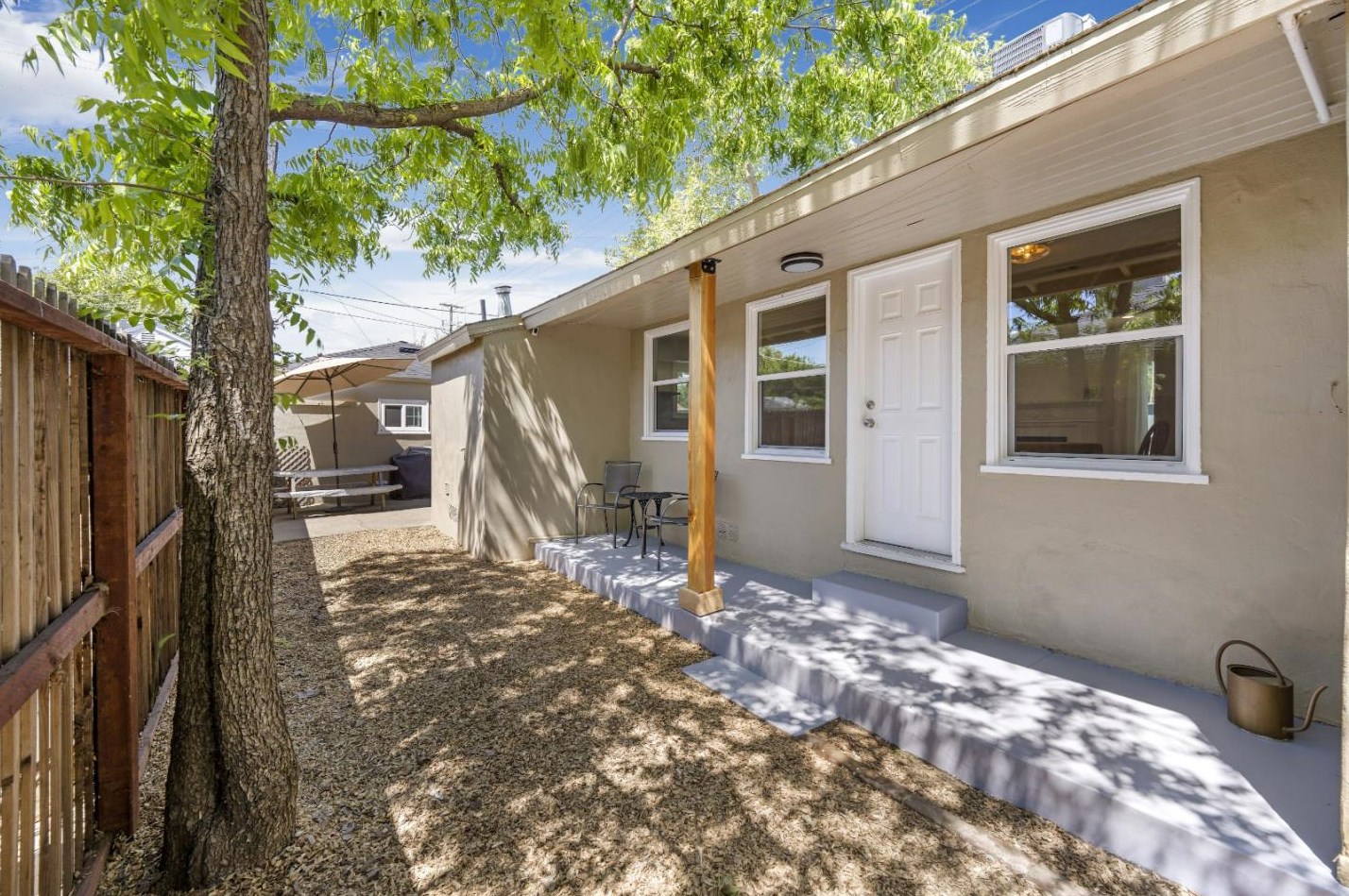 2916 12th Ave, Sacramento CA  95817-3514 exterior