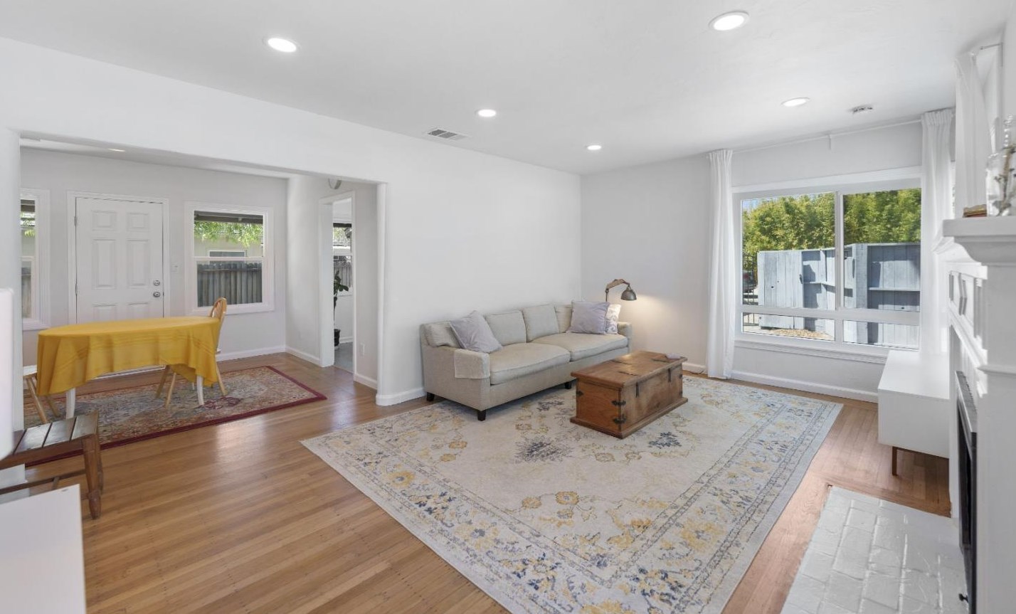 2916 12th Ave, Sacramento CA  95817-3514 exterior
