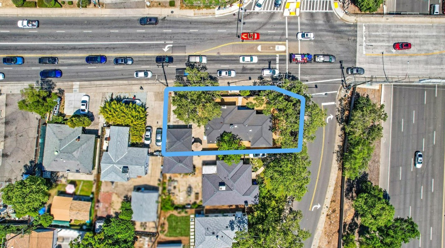 2916 12th Ave, Sacramento CA  95817-3514 exterior