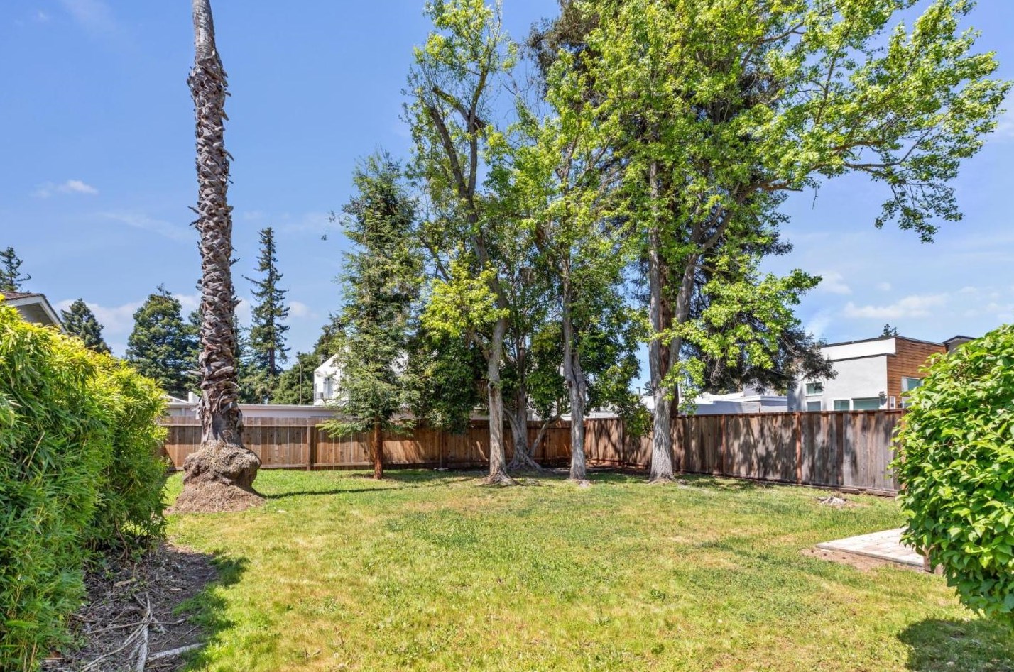 775 Arnold Way, Menlo Park, CA 94025