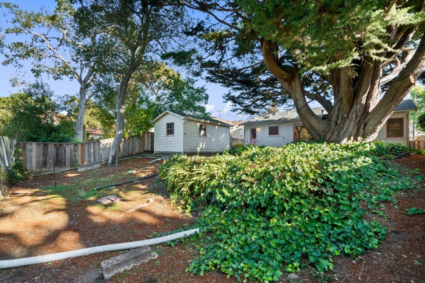 709 Riverview Dr, Capitola CA  95010-2729 exterior