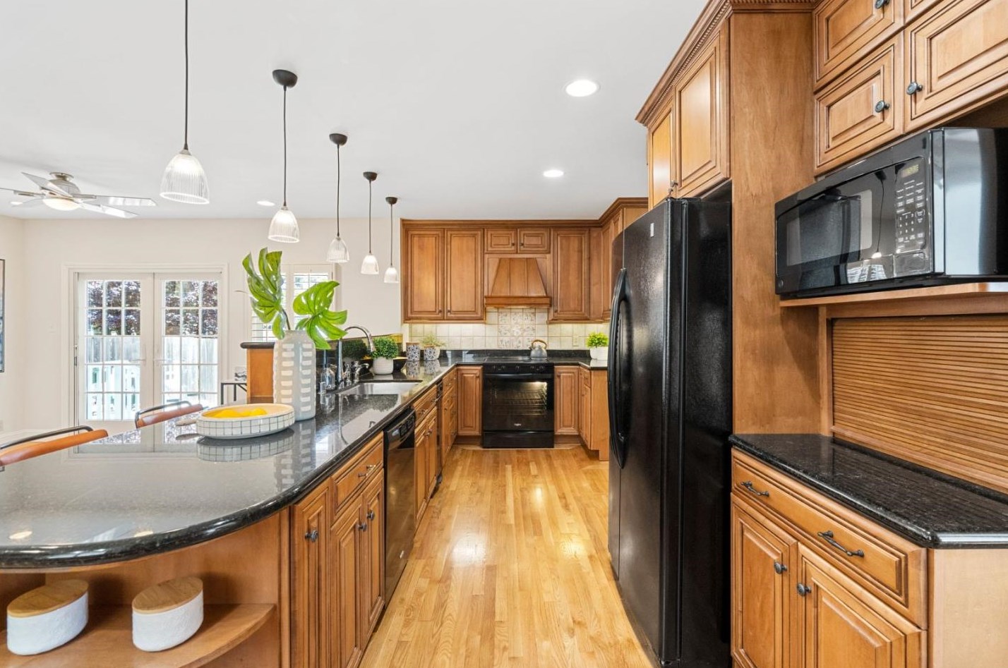 415 Elder Ave, Millbrae CA  94030-2432 exterior