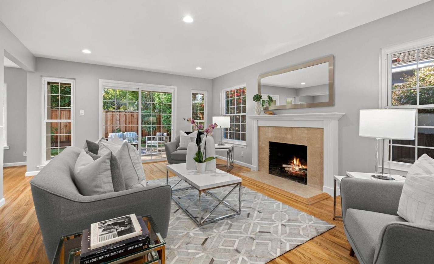 1515 Gilmore St, Mountain View, CA 94040