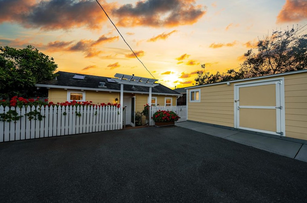 351 Coates Dr, Aptos, CA 95003