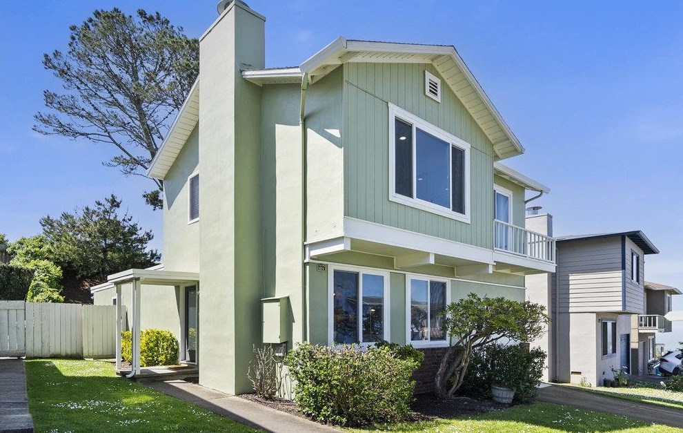 626 Foothill Dr, Pacifica, CA 94044