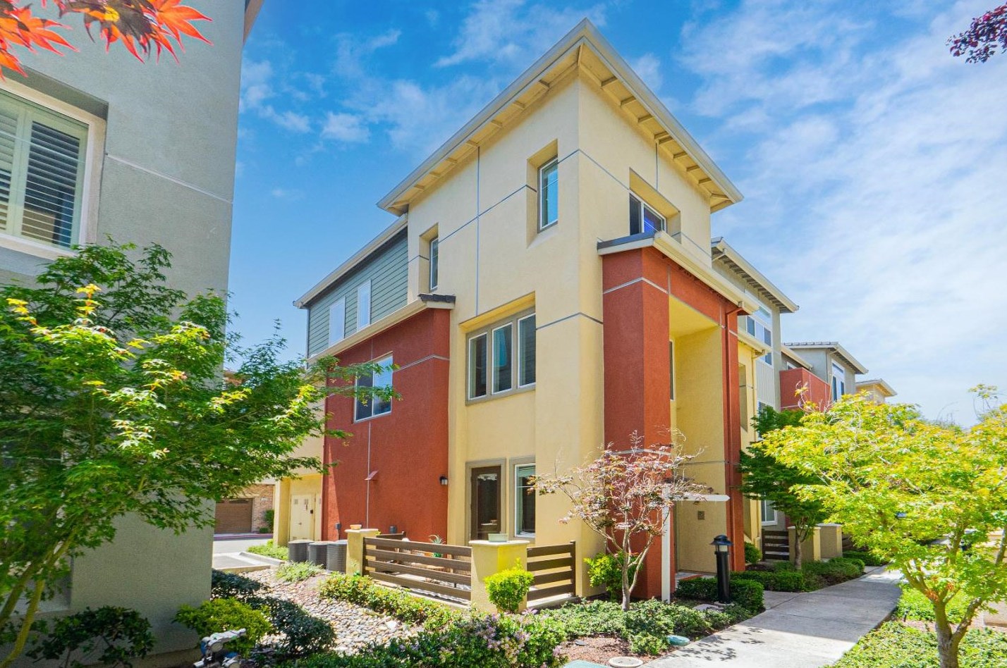 1057 El Capitan Ter, Sunnyvale, CA 94085-3934