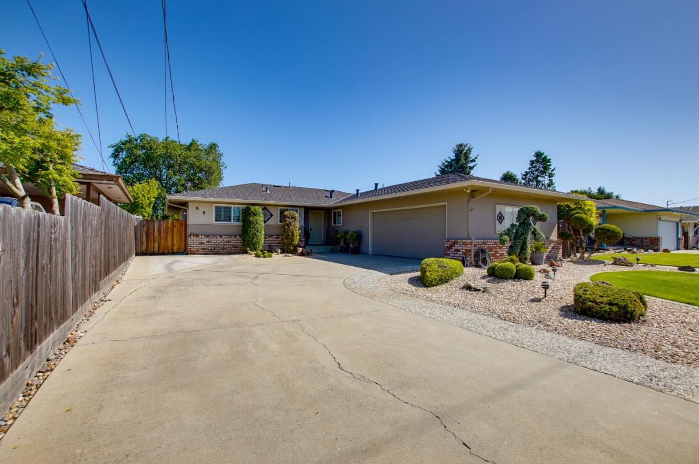 840 South St, Hollister, CA 95023-4526