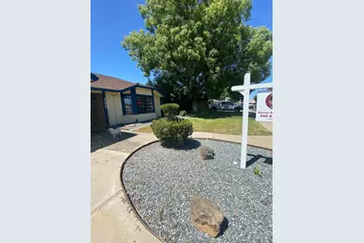 396 Lancaster Dr, Manteca, CA 95336 - Photo 2