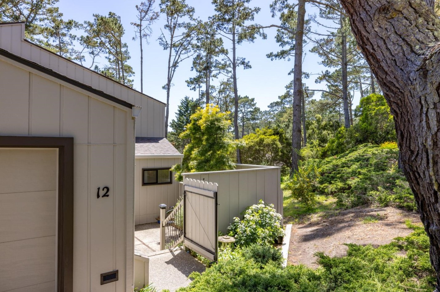 12 Mountain Shadow Ln, Monterey, CA 93940