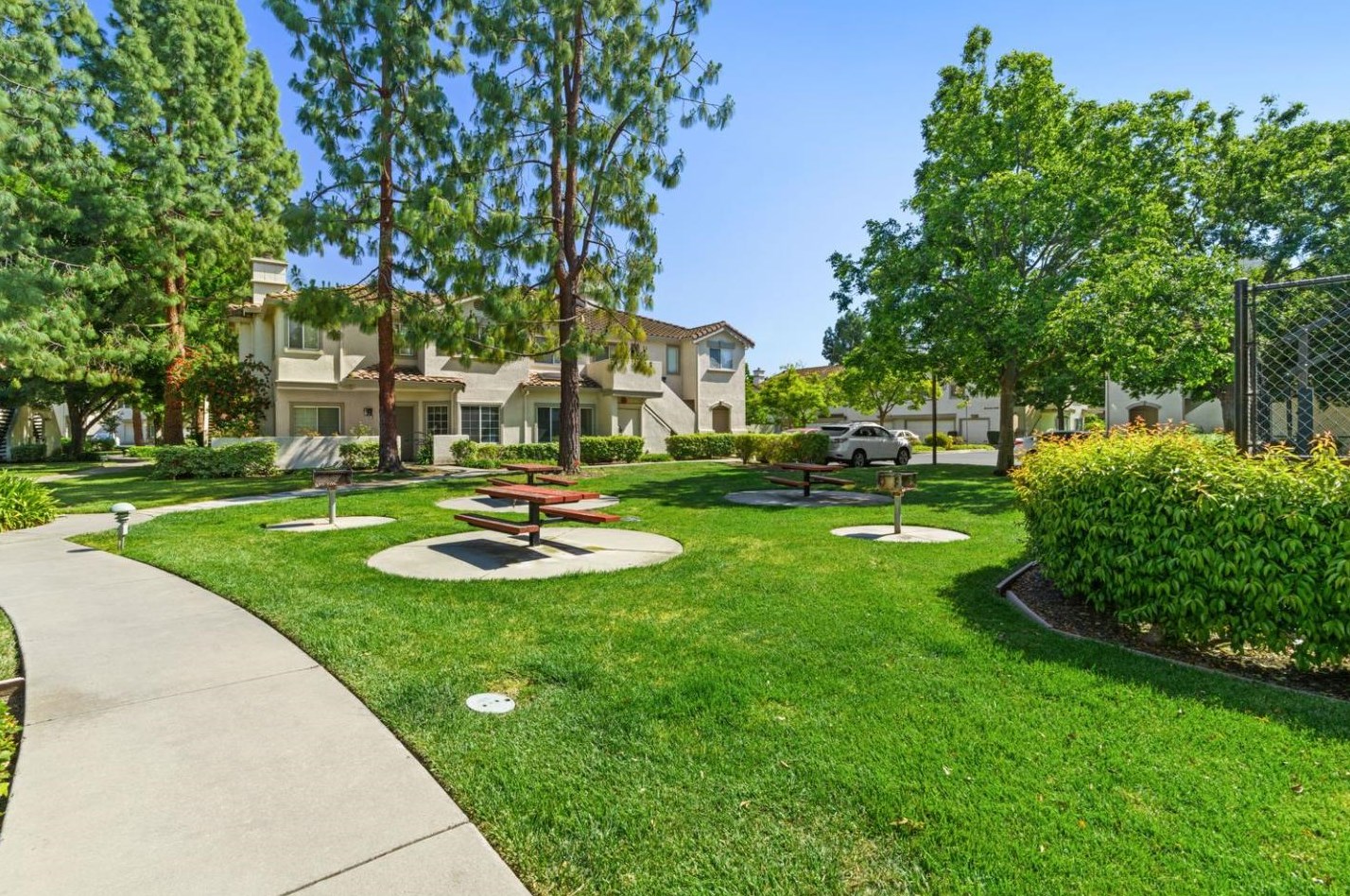 1294 Tea Rose Cir, San Jose, CA 95131-3565